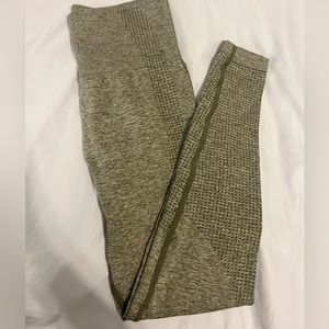 Women’s active leggings 💚